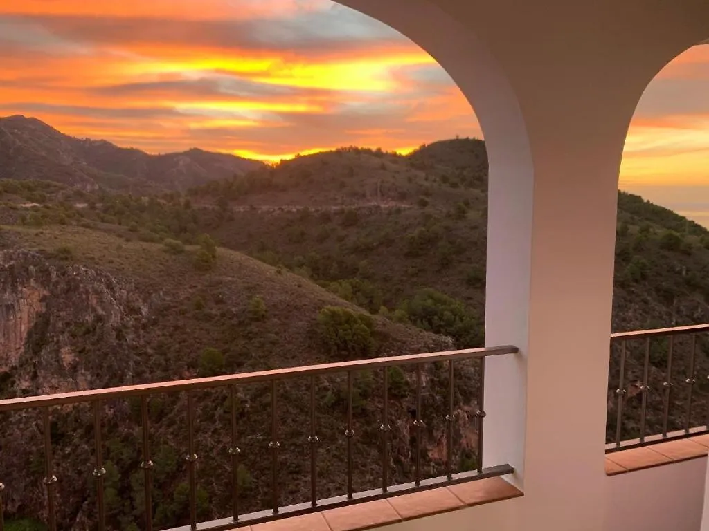 Casa Con Increibles Vistas A Las Montanas Y Al Mar Frigiliana Spain